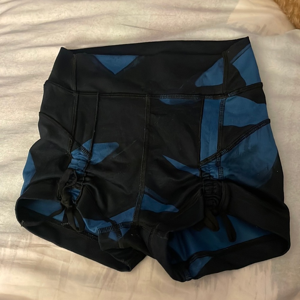 Patterned Lulu Yoga shorts